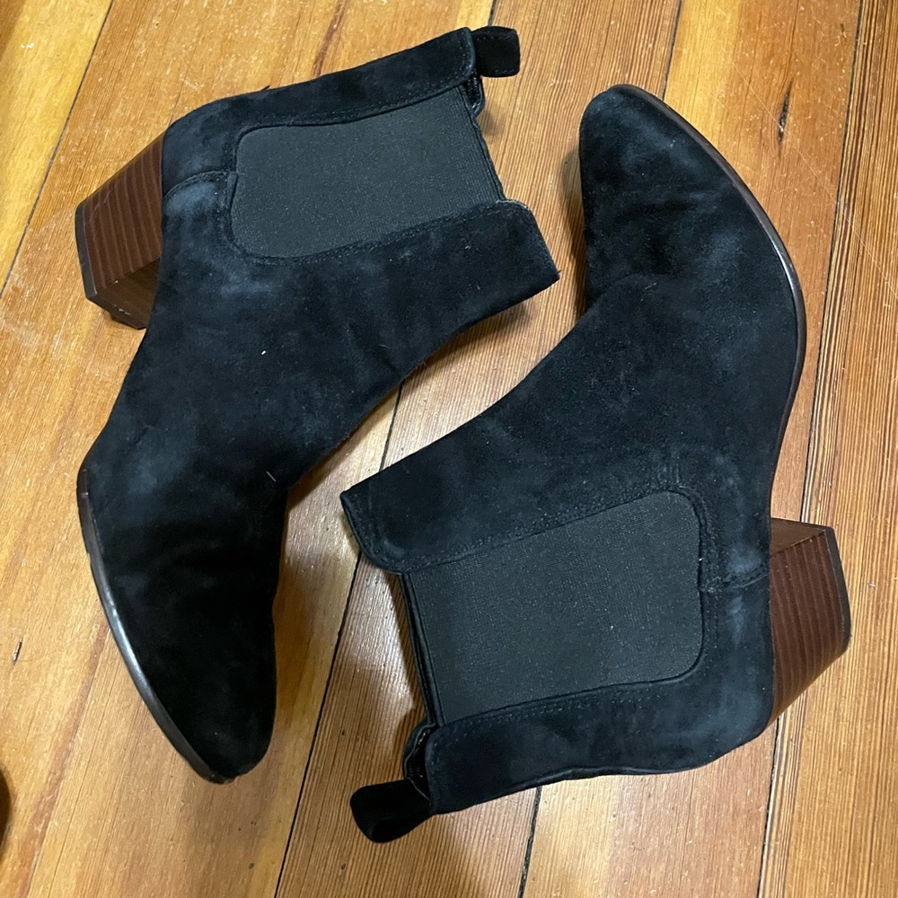 Sam Edelman size 5 black suede booties